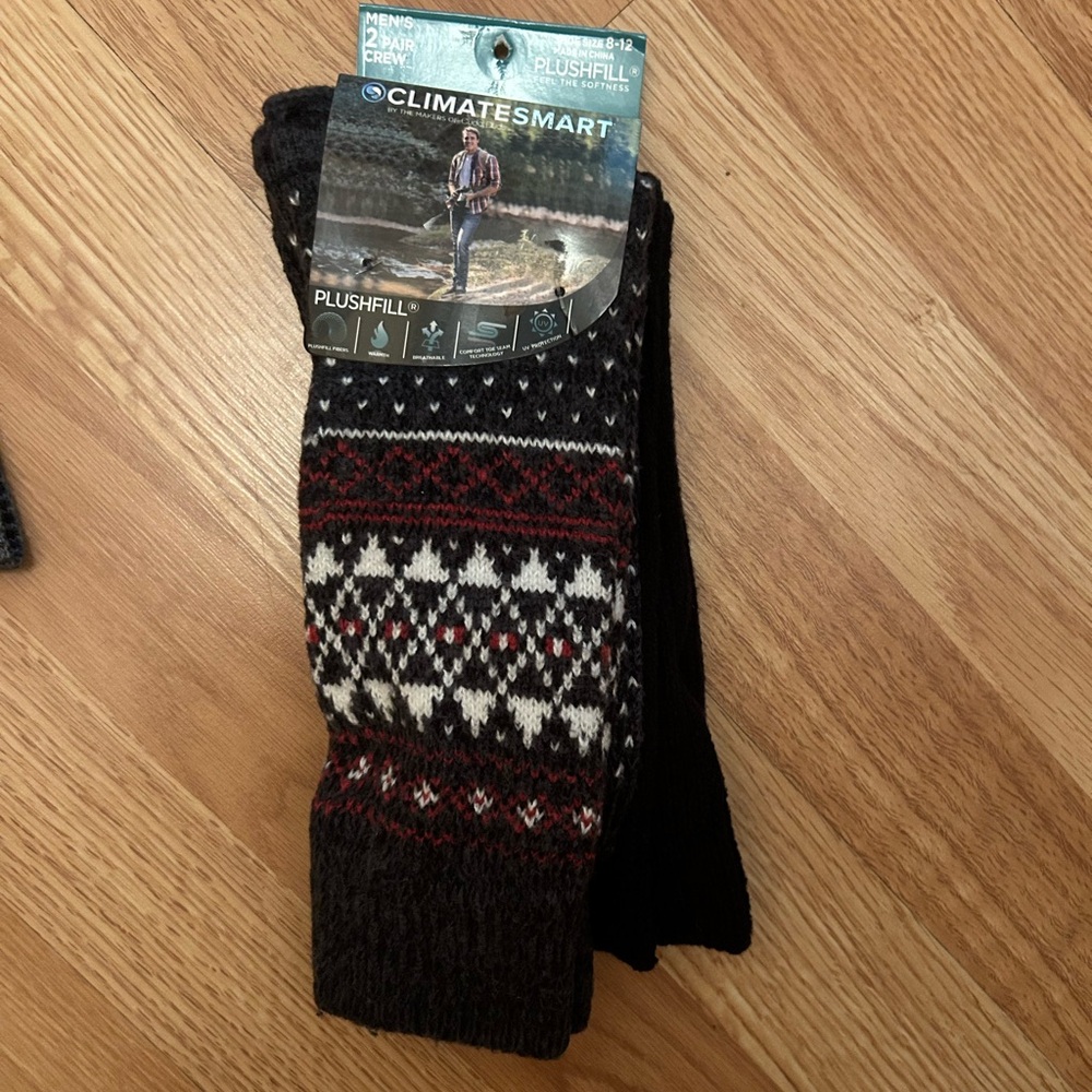 NEW in package TWO PAIR ClimateSmart warm plush men crew socks size 8-12
